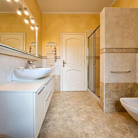 Venti Esclusiva Proprieta Con Piscina&vista Villa