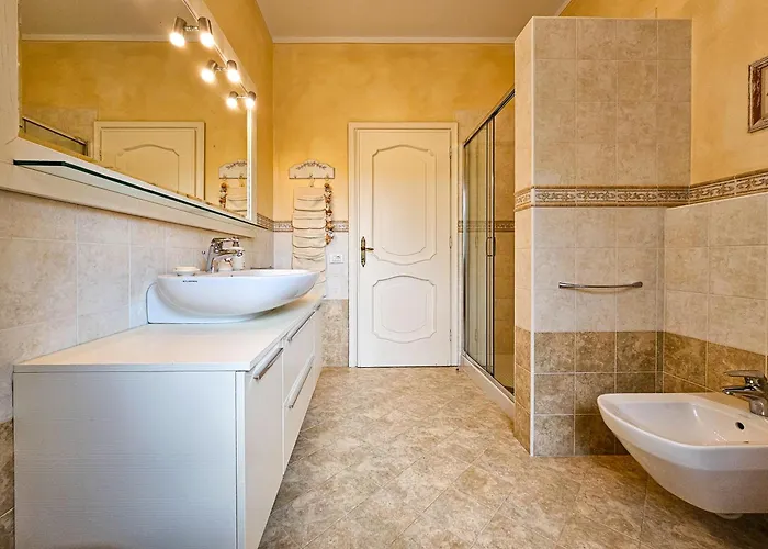 Venti Esclusiva Proprieta Con Piscina&vista 빌라